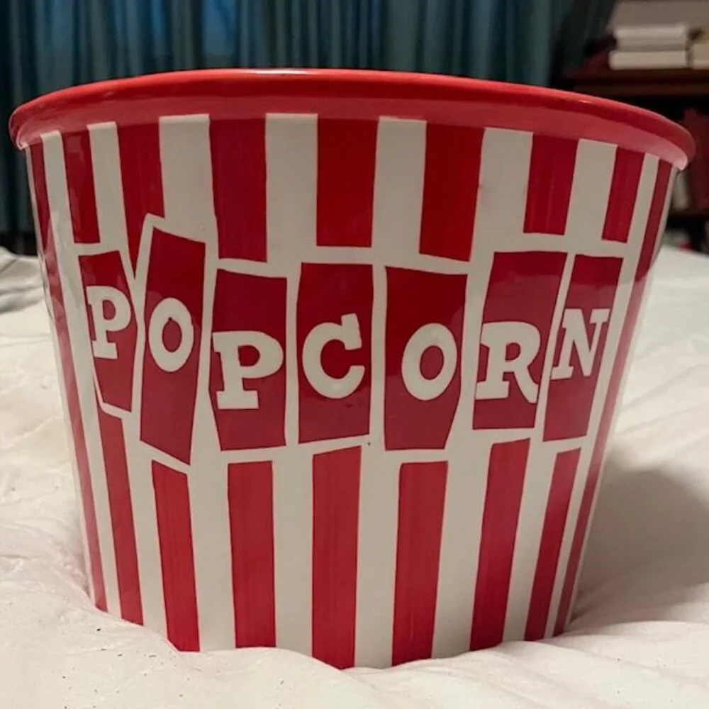 Popcorn Bucket - Picture 1 of 4
